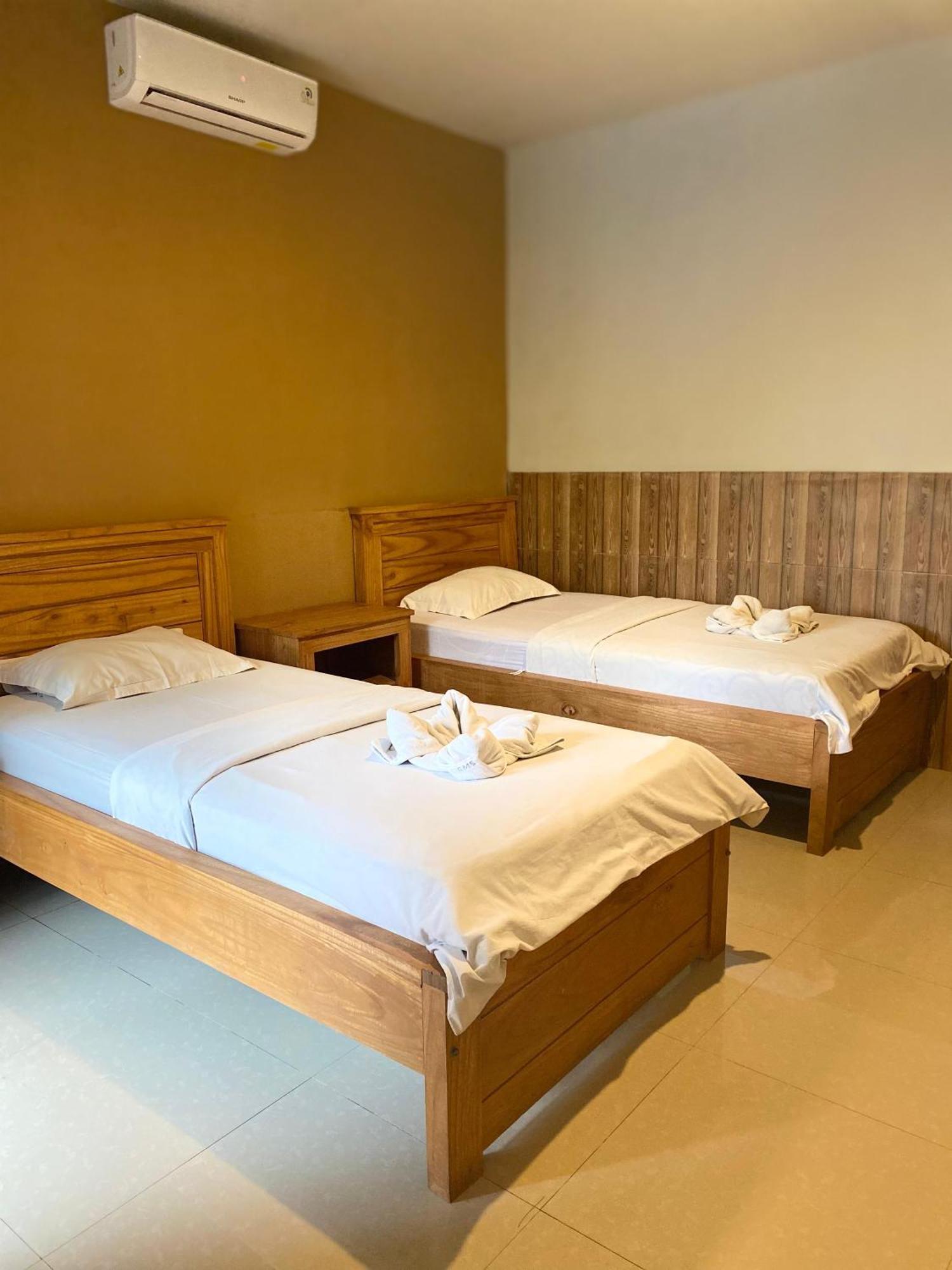 Ghamed Sari Hotel Exterior photo