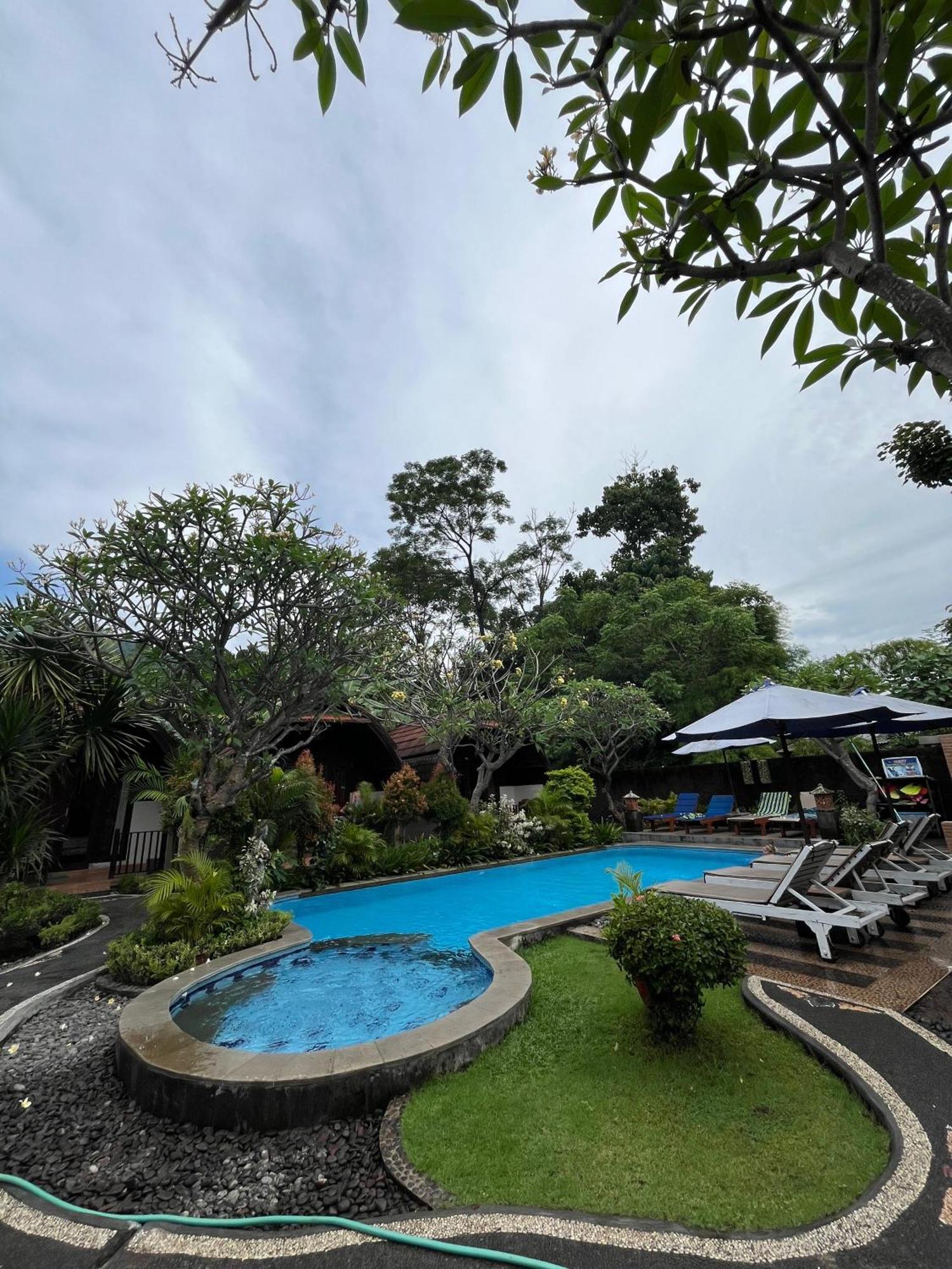 Ghamed Sari Hotel Exterior photo