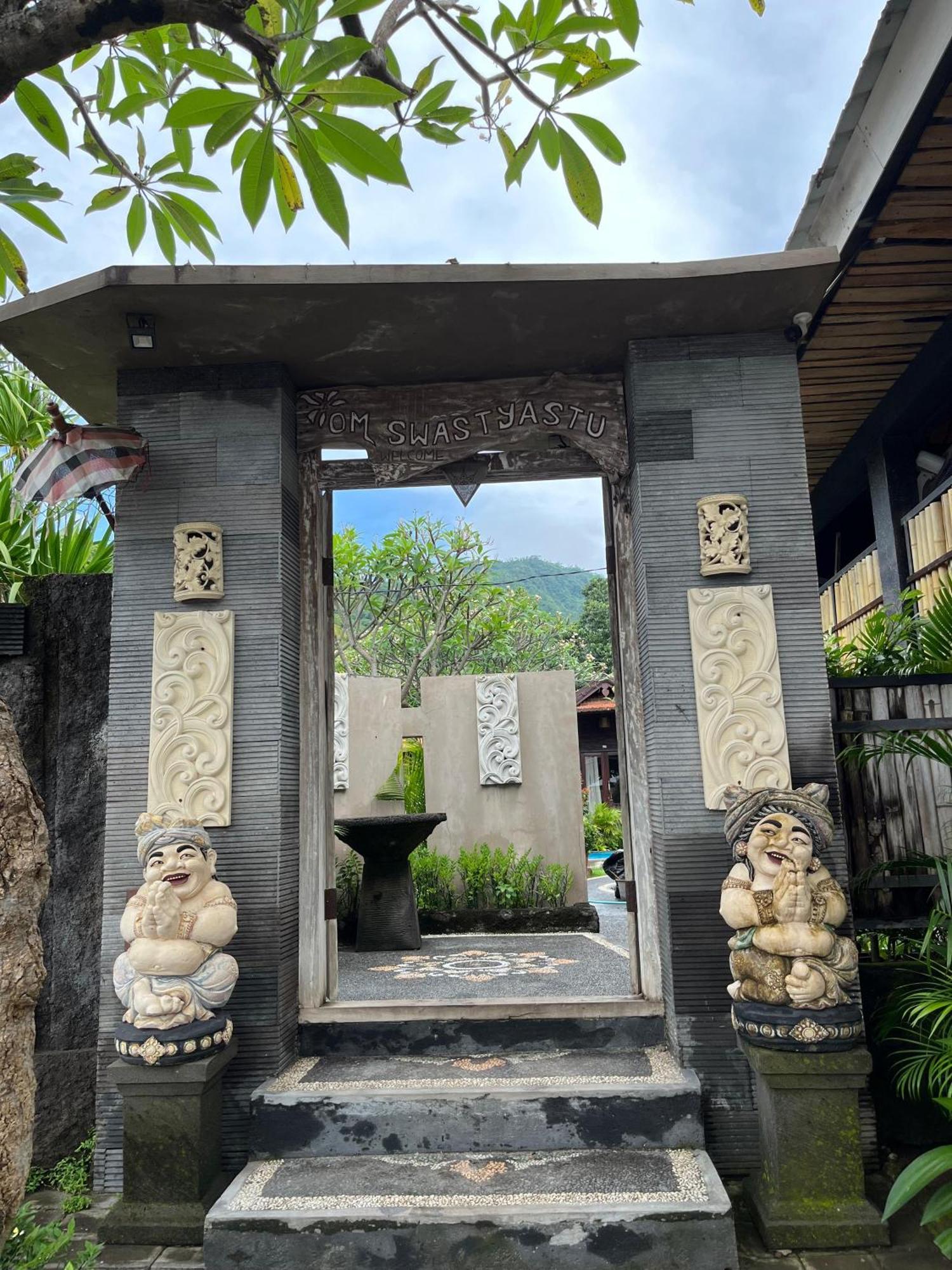Ghamed Sari Hotel Exterior photo